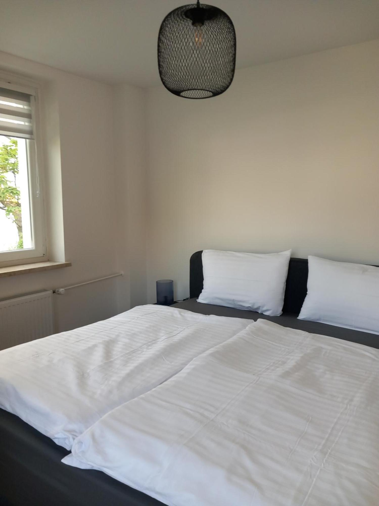 City Apartment Duisburg 1#Netflix &Wlan &Kingsize Bett &Kaffee Maschine & Central & 500M Innenhafen & 2 Min U Bahn Экстерьер фото
