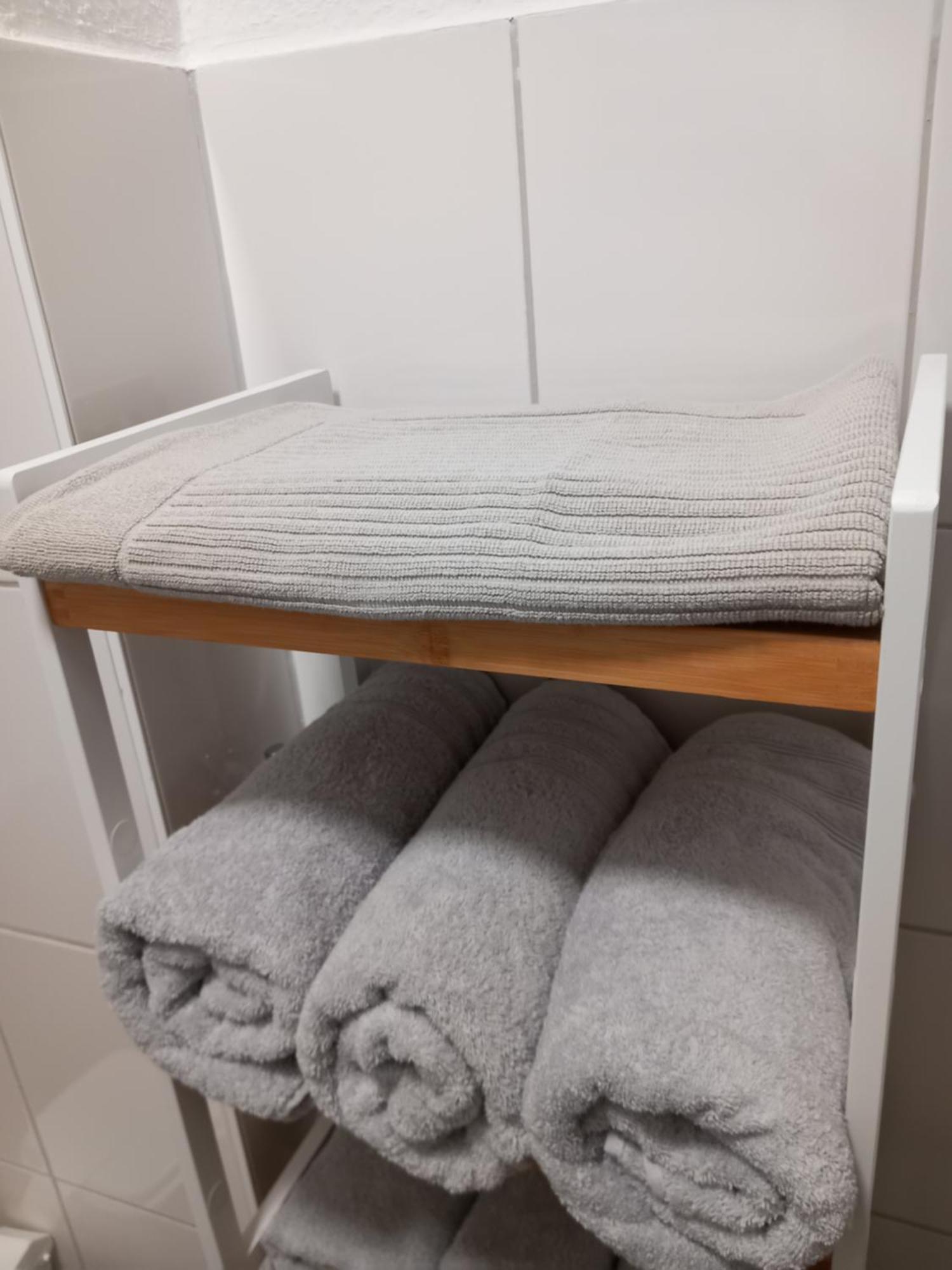 City Apartment Duisburg 1#Netflix &Wlan &Kingsize Bett &Kaffee Maschine & Central & 500M Innenhafen & 2 Min U Bahn Экстерьер фото
