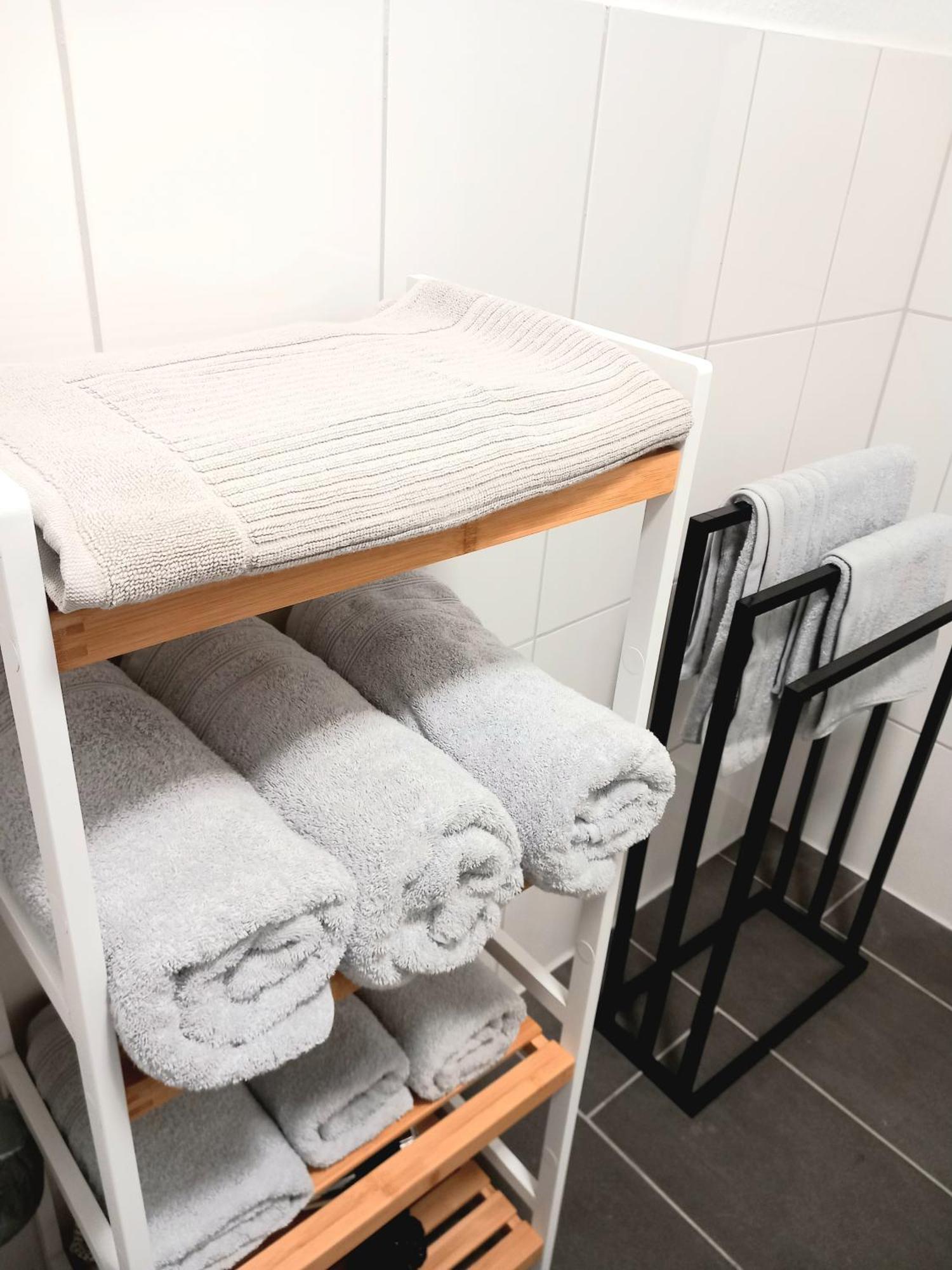 City Apartment Duisburg 1#Netflix &Wlan &Kingsize Bett &Kaffee Maschine & Central & 500M Innenhafen & 2 Min U Bahn Экстерьер фото