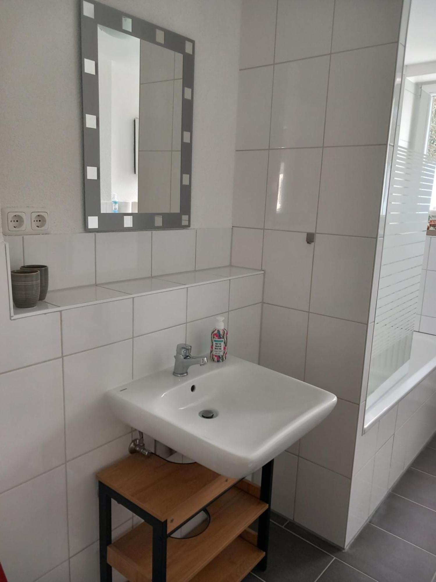 City Apartment Duisburg 1#Netflix &Wlan &Kingsize Bett &Kaffee Maschine & Central & 500M Innenhafen & 2 Min U Bahn Экстерьер фото